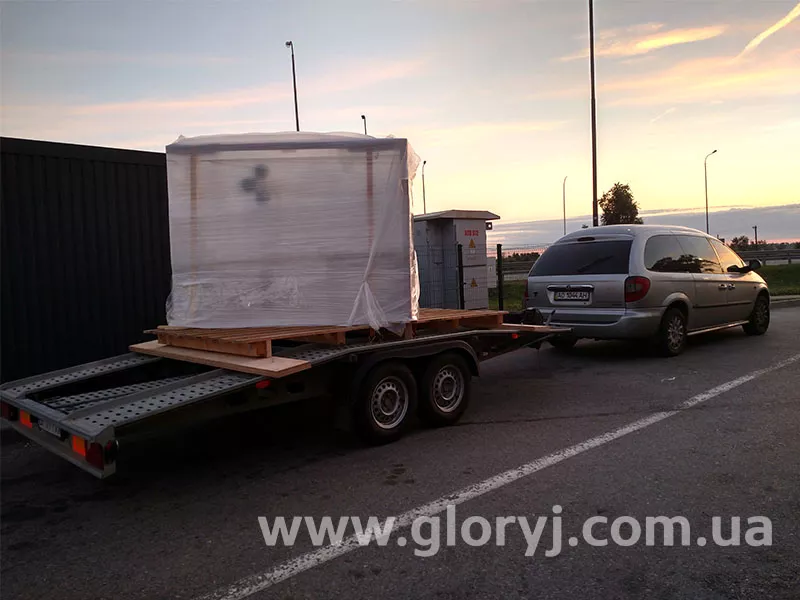 Доставка готових виробів з акрилу власним транспортом або іншими існуючими службами перевезення