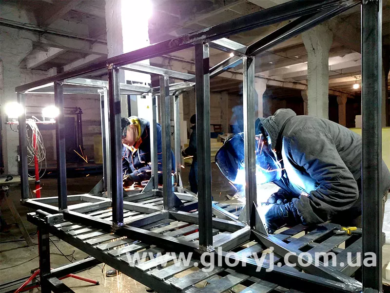 Сварка подставок для акриумов из акрила и других вспомогательных конструкций