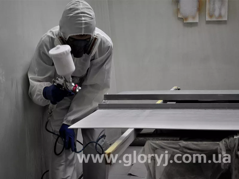 Фарбування деталей та готових констукцій