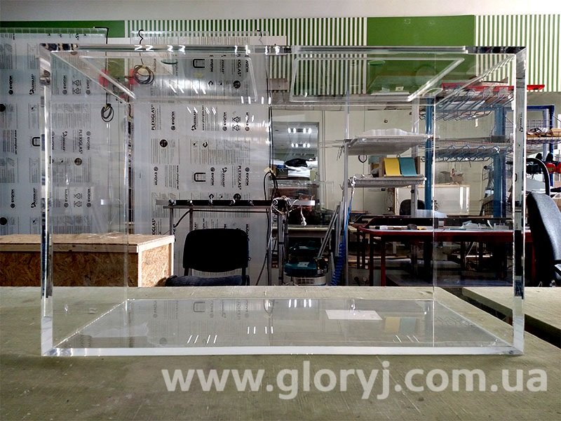 Виготовлення акваріумів з акрилу на замовлення