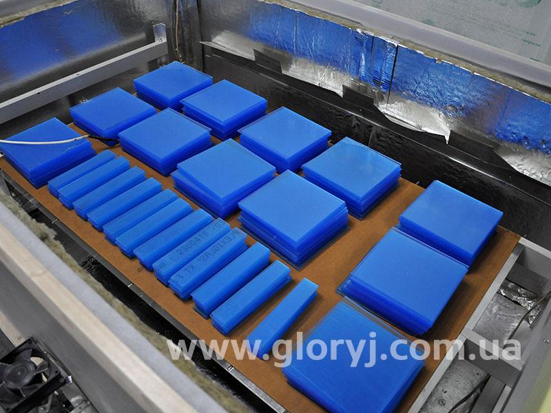 Термо відпуск деталей з акрилу (оргскла) в конвекційній печі