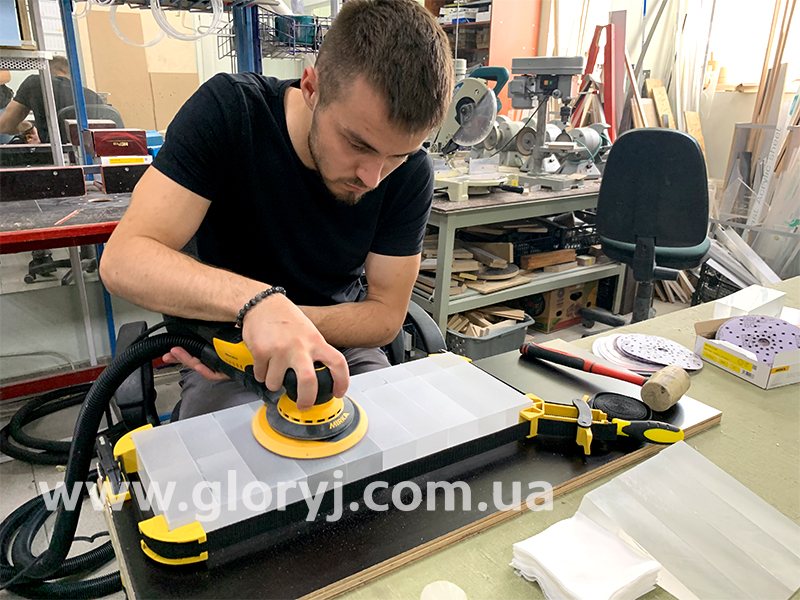 Шліфування та полірування акрилу (органічного скла)