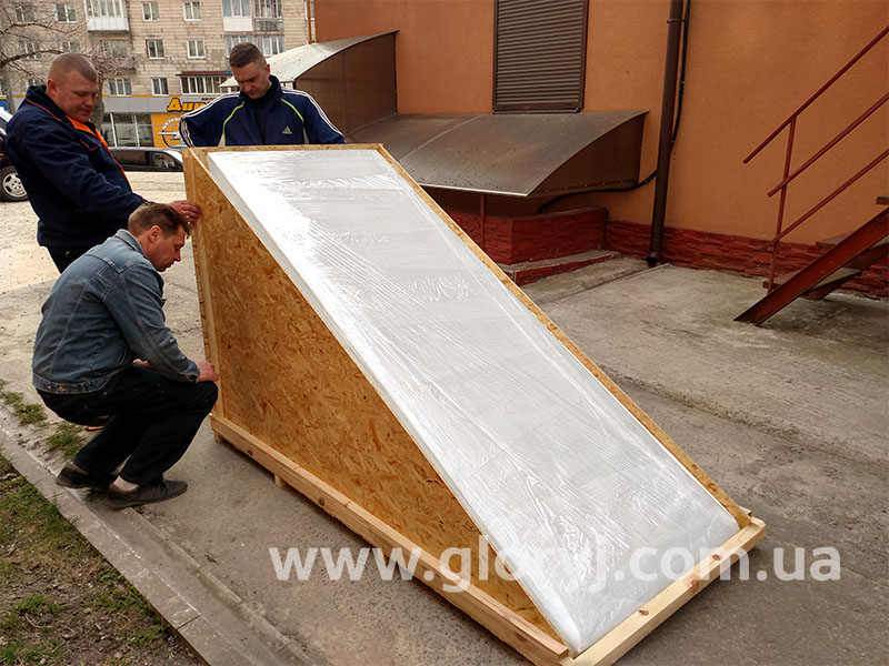 Виготовлення упаковки для перевезення акваріуму з акрилу (органічного скла) нестандартної форми