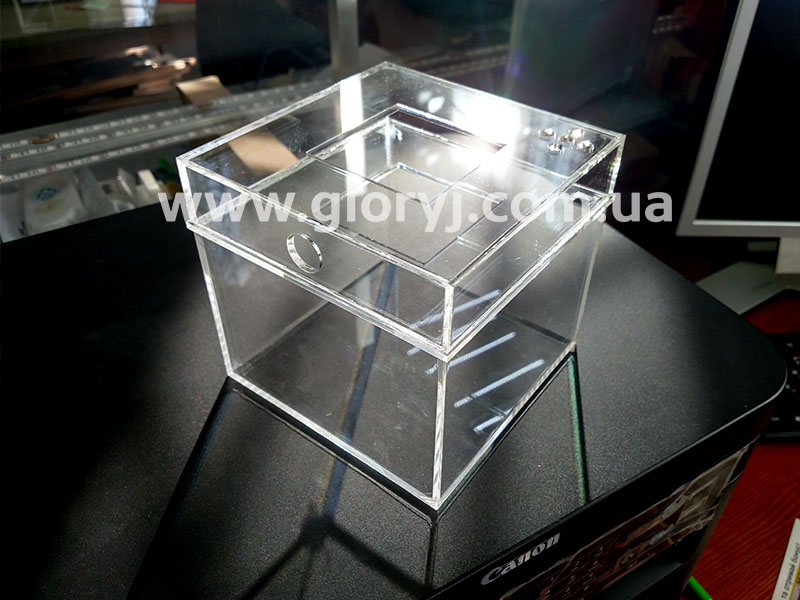 Виготовлення боксів з акрилу (органічного скла) на замовлення